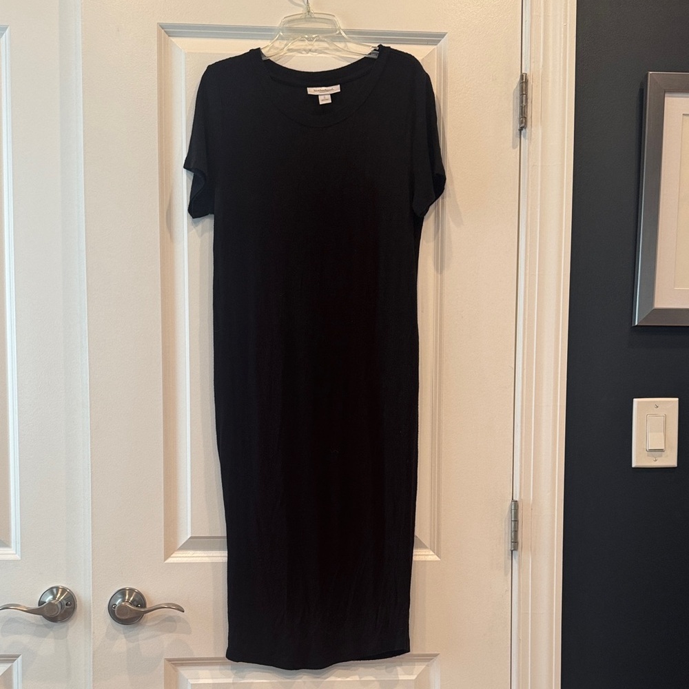 Motherhood Maternity Black Short-Sleeve Midi Dress